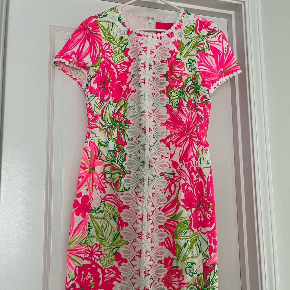Lilly Pulitzer Size 2 short sleeved dress